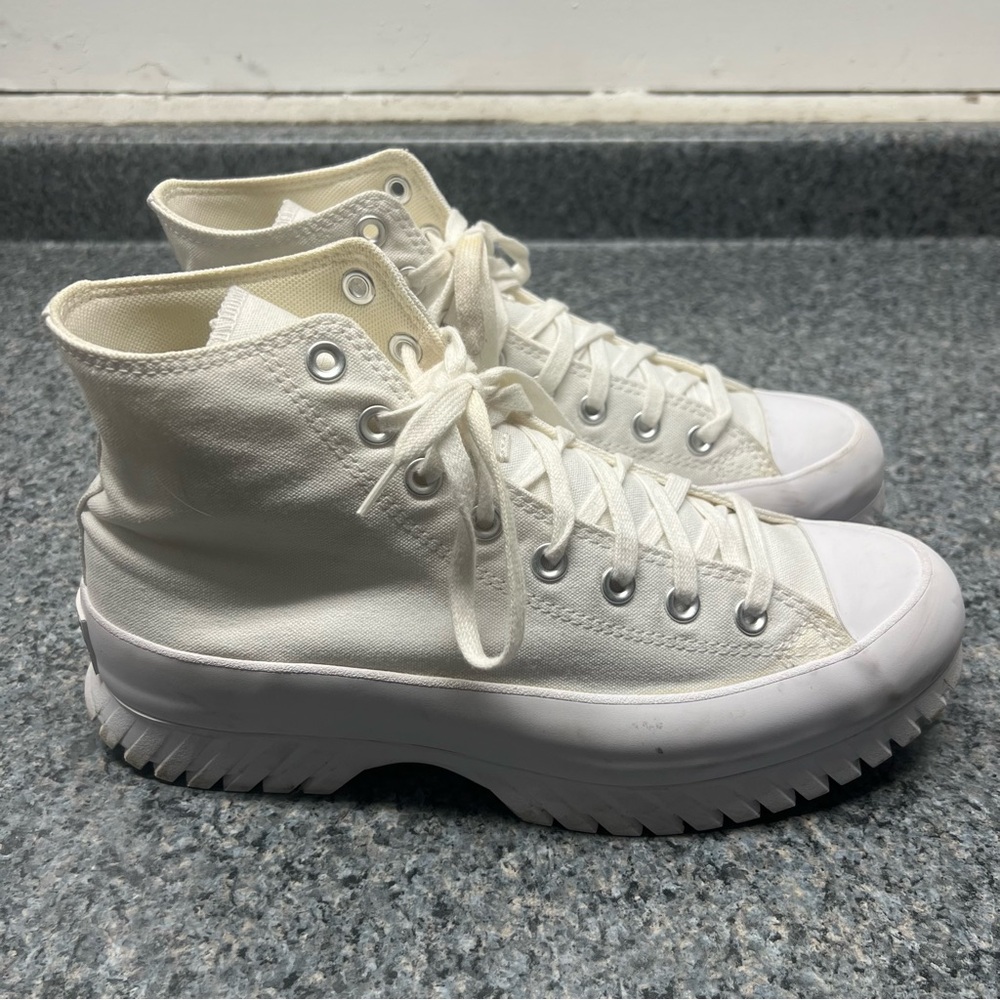 Converse Chuck Taylor All Star Lugged 2.0 Canvas High Top Shoes | Women’s 10.5